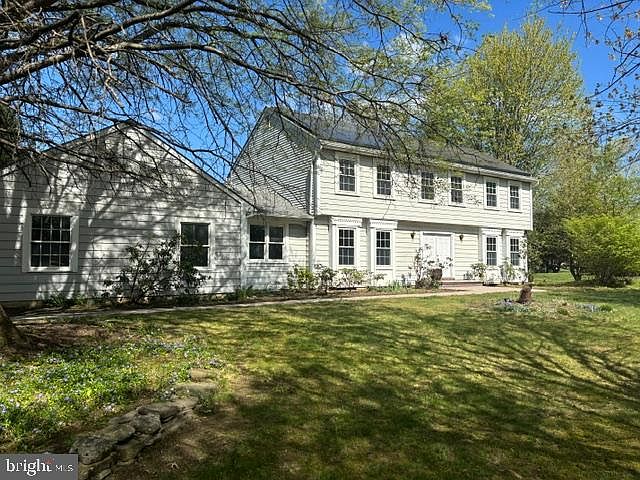 1st image of 7 Greenfield Dr S