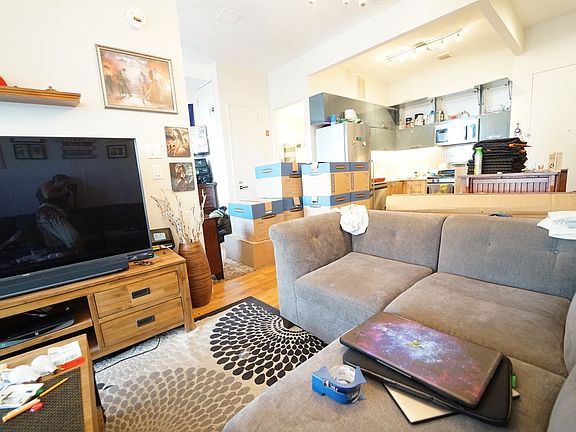 5th image of 372 Kosciusko St #414
