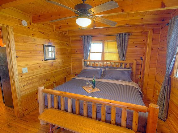 Bedroom down - 03/13/2017