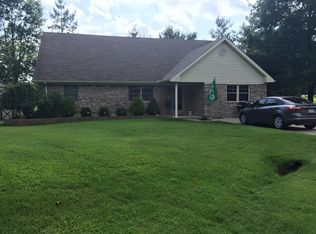 112 Rolling Hills Ct, Carrollton, KY 41008