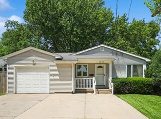 1905 4th St #A, East Moline, IL 61244