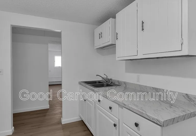 3904 Seneca St #A — Photo 6