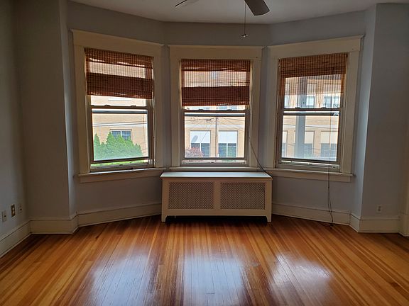 3rd image of 5 Parkwood St #2
