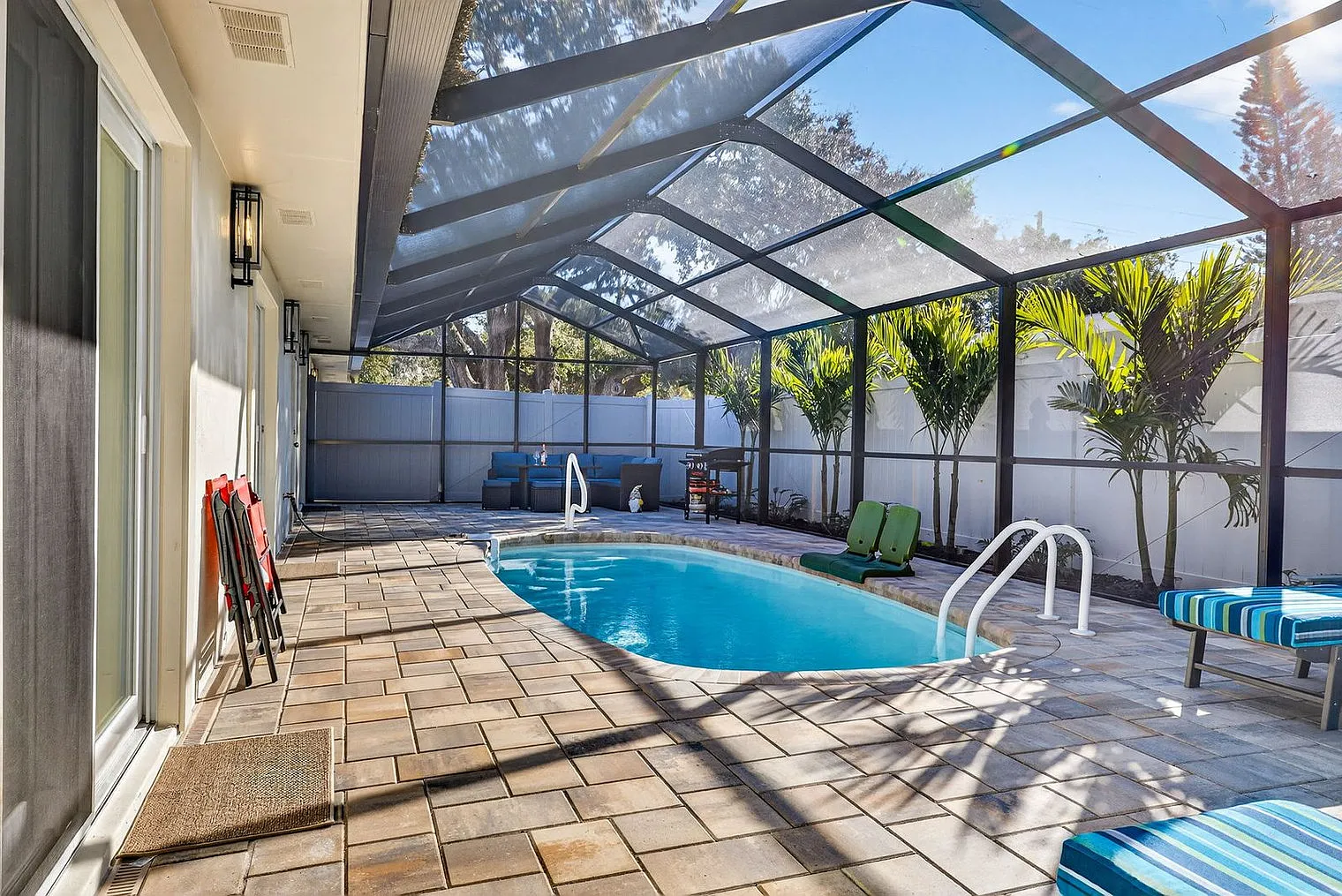 3 bed, 2.0 bath, 1097 sqft, $3,124 — Photo 4