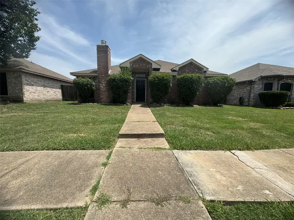 2608 Hidden Springs Dr, Mesquite, TX 75181