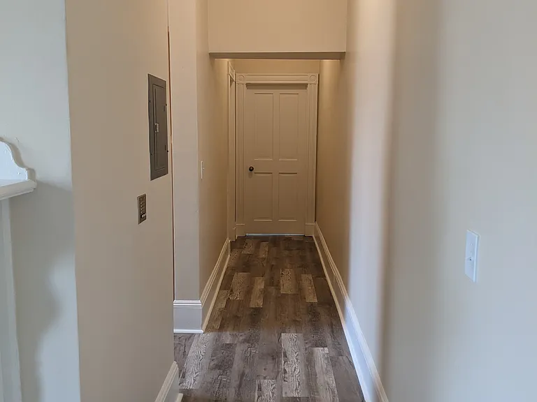 Huntington Apartments — Photo 10