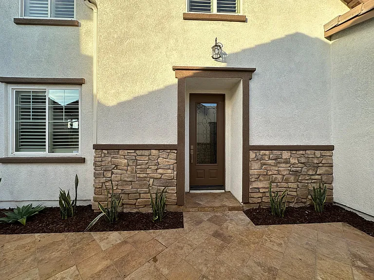 1523 Clifftop Ave — Photo 4