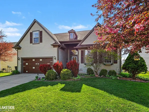 920 Cross St, Oxford, MI 48371