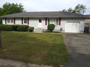 816 Sunset Rd, Beachwood, NJ 08722