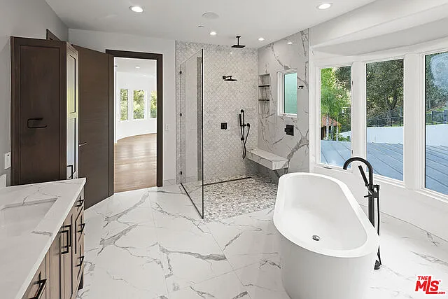 3373 Coldwater Canyon Ave — Photo 22