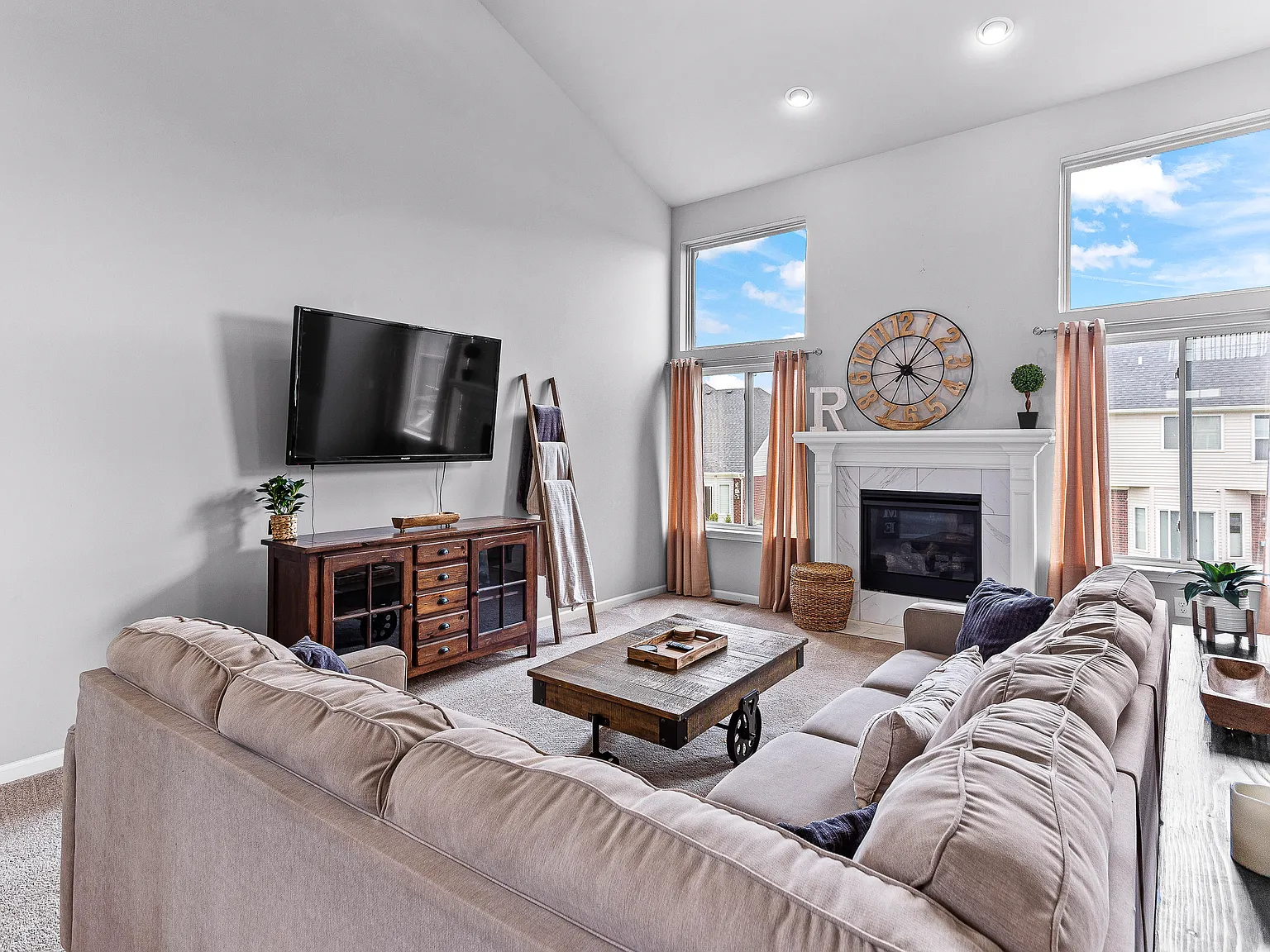 4 bed, 3000 sqft, $3,750 — Photo 4