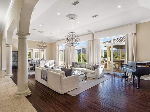 4th image of 98 Queens Garden Dr