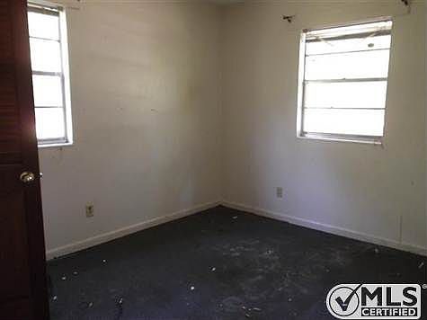 4th image of 145 Dogwood Dr #X