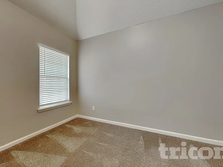 496 Birchwood Dr — Photo 15