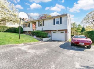 123 Stonybrook Rd, Waterbury, CT 06705