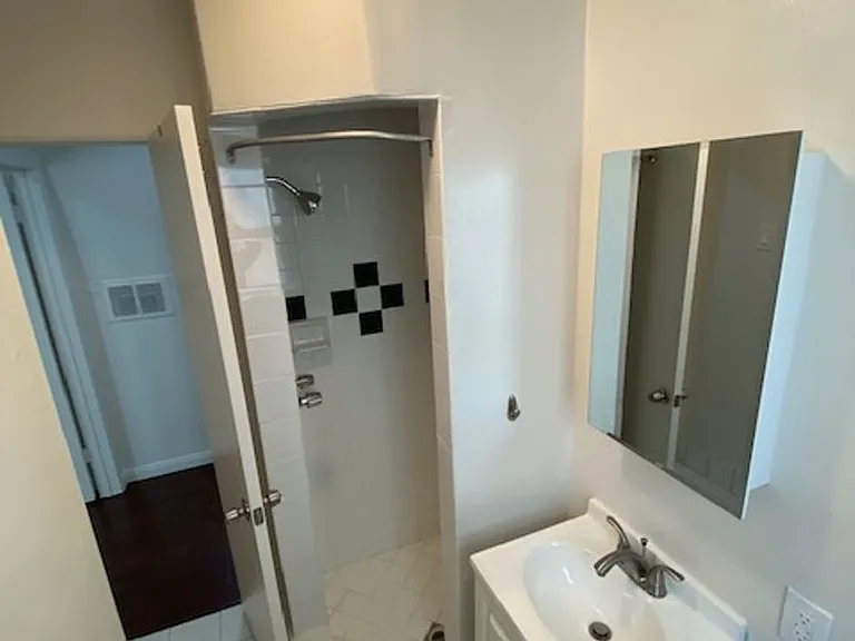 2009 Vanderbilt Ln — Photo 12