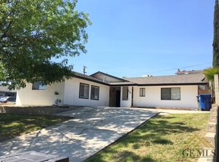 3208 Sterling Rd, Bakersfield, CA 93306