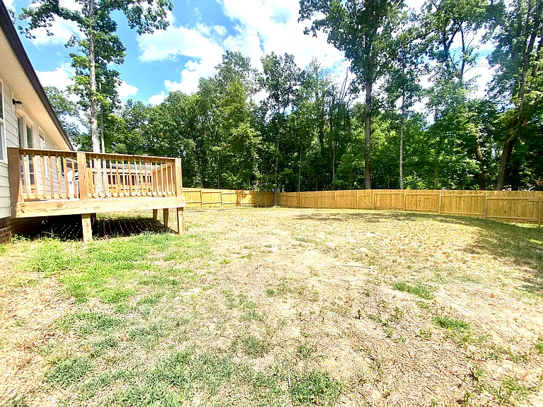 237 Hudson Dr — Photo 3