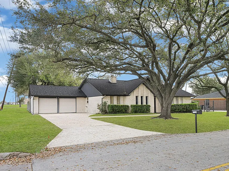 13003 Frank Ln — Photo 2