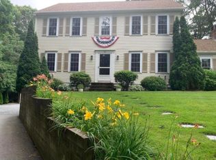 121 Old Post Rd, Centerville, MA 02632