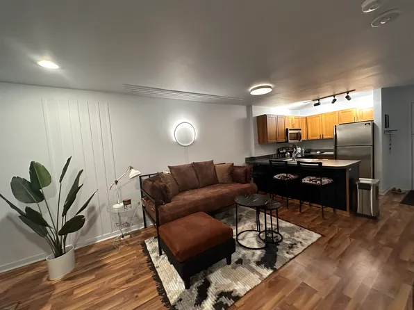 400 Hillside Ct APT 3, East Lansing, MI 48823