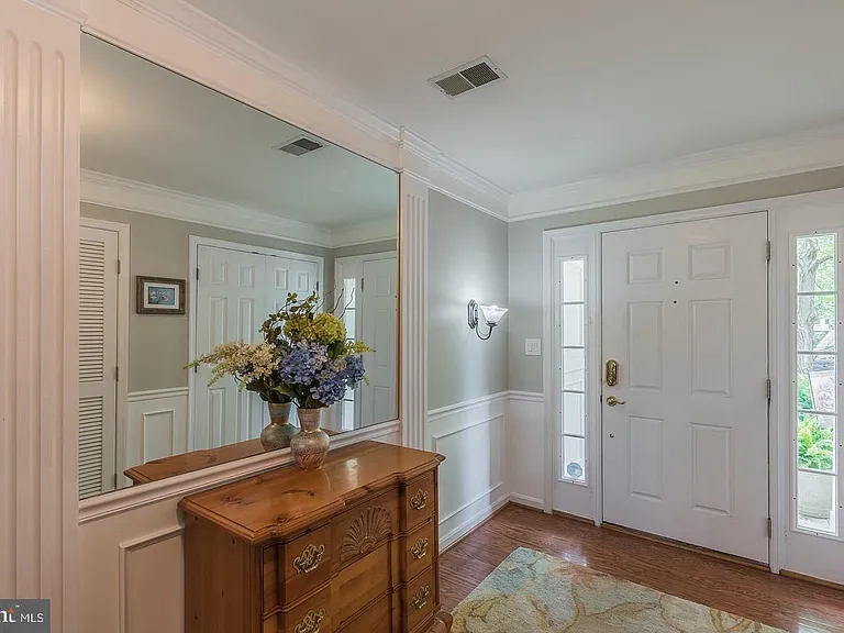 43125 Holtby Sq — Photo 3