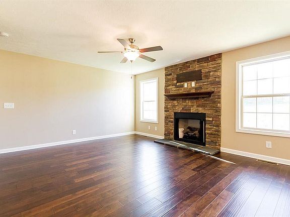 3rd image of 106 Rossview Pl Lot 106