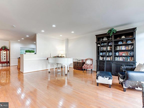 4th image of 5352 Blue Aster Cir