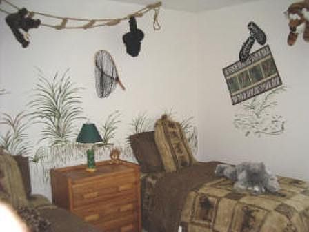 safari themed bedroom