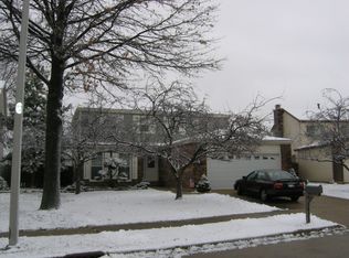 770 Randi Ln, Hoffman Estates, IL 60169