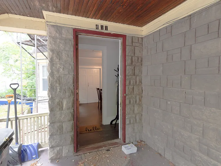 609 E State St — Photo 86