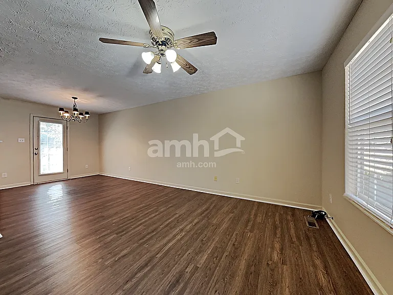 4543 Twin Pines Dr — Photo 4