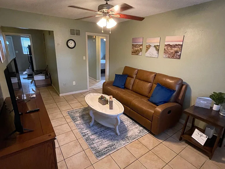 1239 NW 9th Ave #B — Photo 2