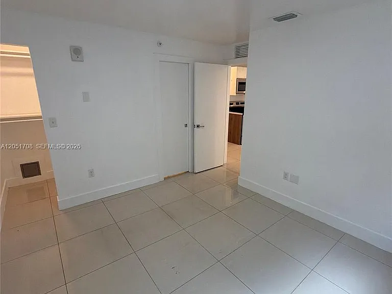 829 SW 18th Ave #211 — Photo 8