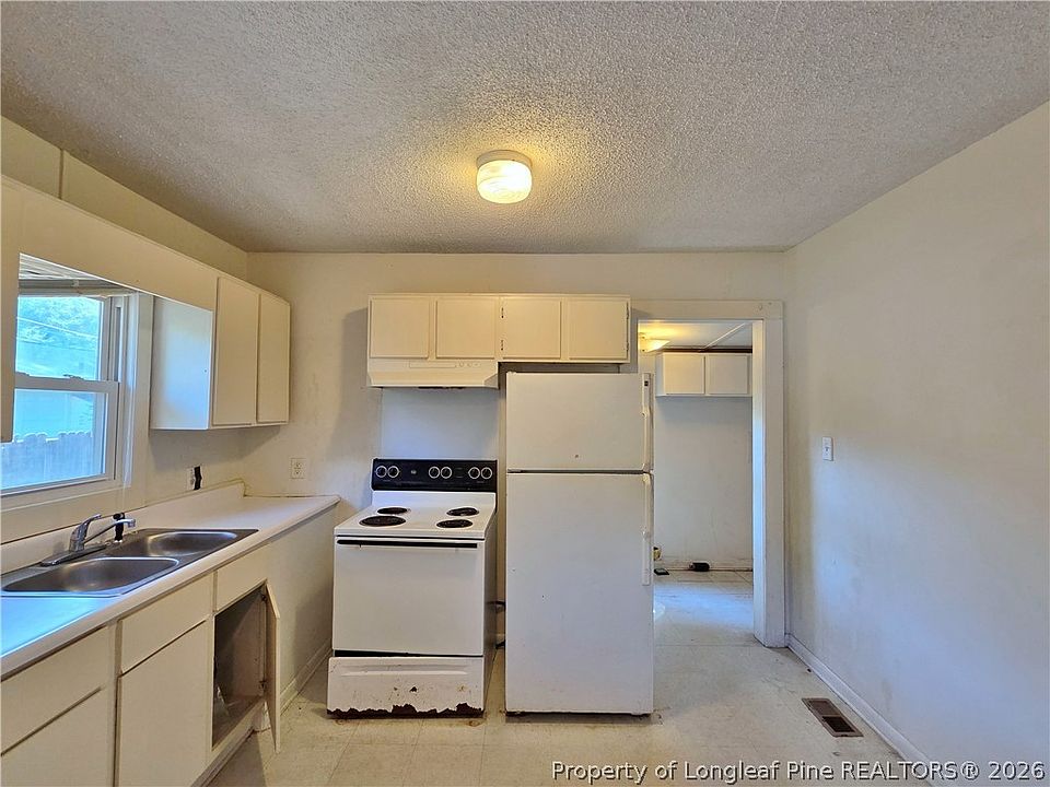 10th image of 1103 Branson St