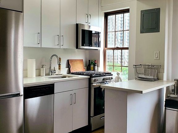 2nd image of 80 Cranberry St #6S