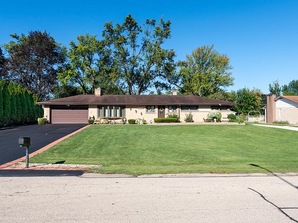 1st image of 1208 Sherwood Dr