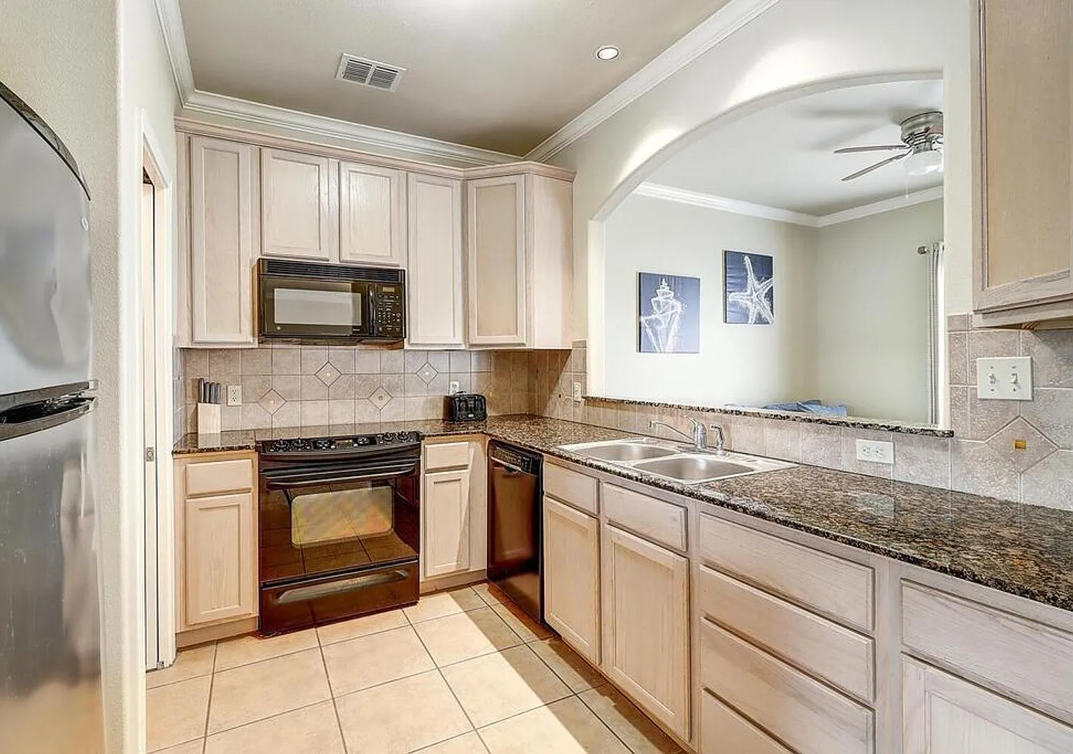 14422 Verdemar Unit 204 - 2/Bed 3.5/Bath - $1995/month — Photo 4
