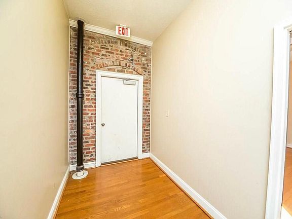 2nd image of 611 High St APT B