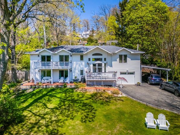 60 Bayview Drive, Huntington, NY 11743
