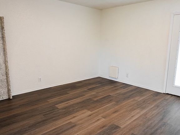 5th image of 2302 Greenwood St