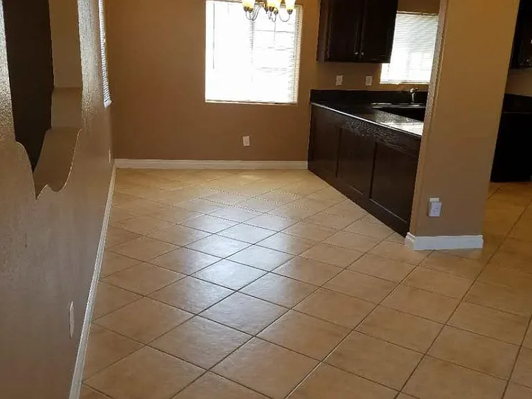 6107 S 10th Ave — Photo 3