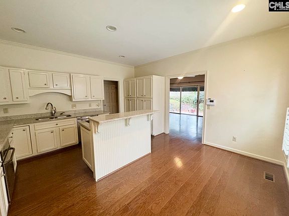5th image of 14 Mallet Hill Ct