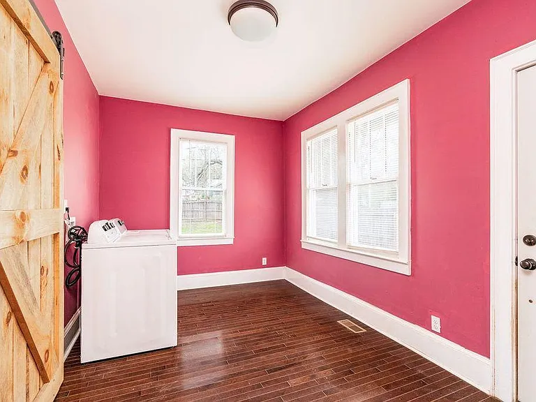 2443 Jefferson Ave — Photo 14