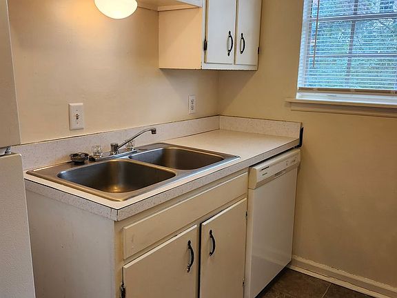 3rd image of 4644-4648 Cary Ln #4646