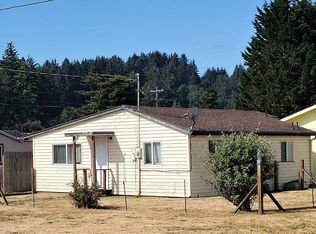 105 S 7th St, Lakeside, OR 97449