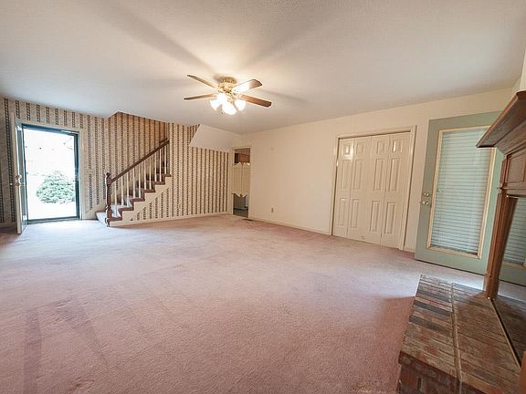 2nd image of 213 Pebble Pl #A-c