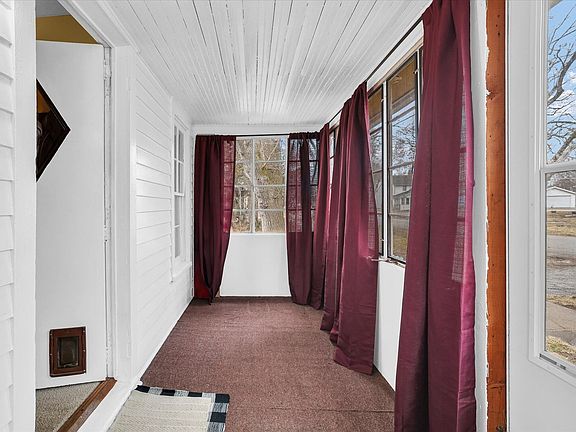 4th image of 309 E Lincoln St