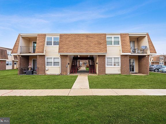 4th image of 5 Florence Tollgate Pl Unit 5
