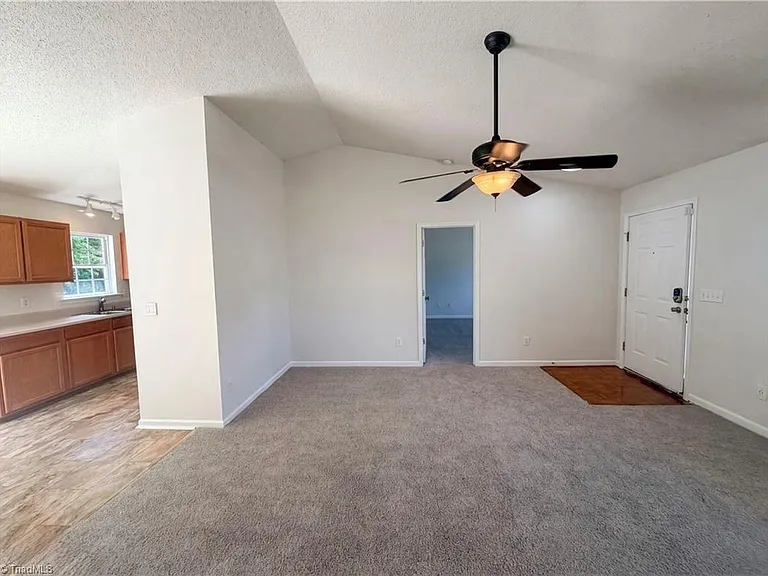 1807 Antler Ct — Photo 4